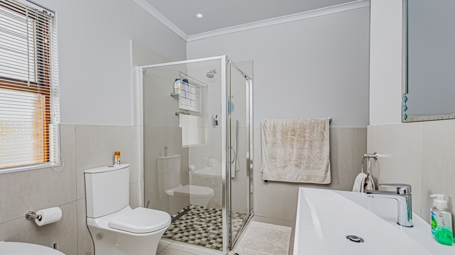 3 Bedroom Property for Sale in Monte Vista Western Cape